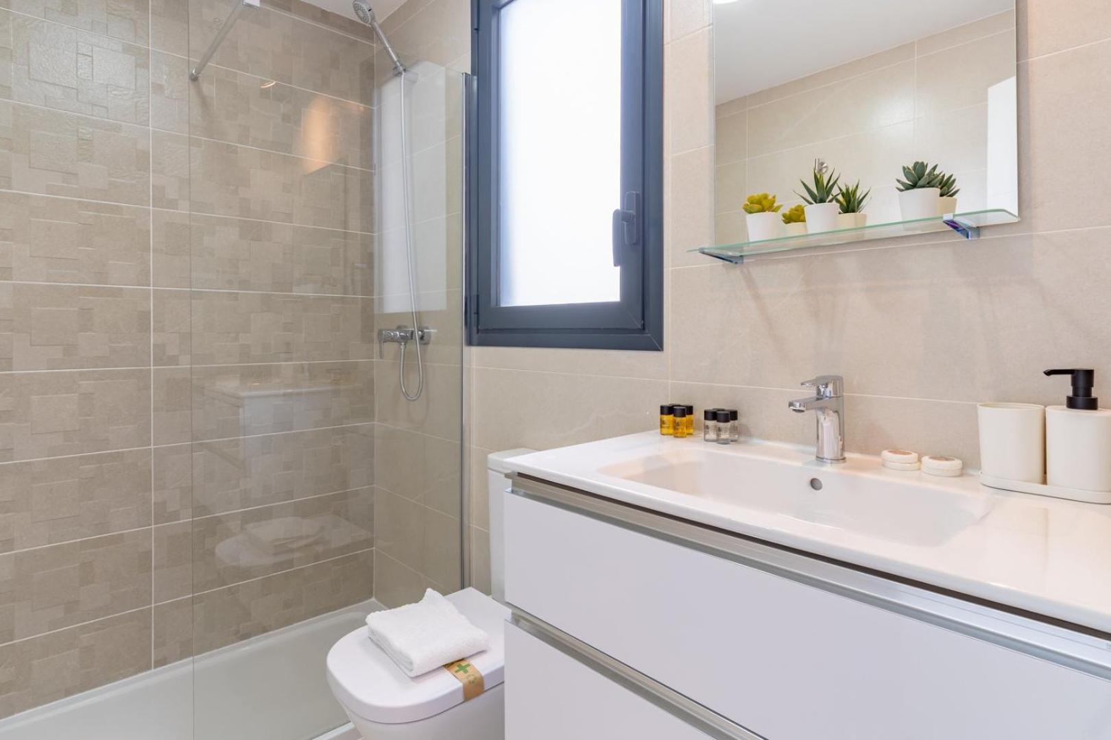 Guestready - Sunny Seaside Escape In Malaga Lägenhet Exteriör bild